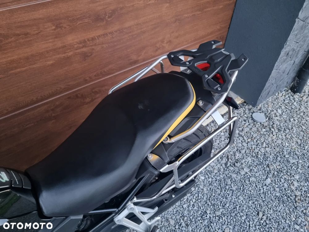 BMW F - 27