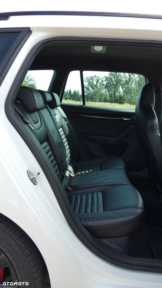 Skoda Octavia 2.0 TSI RS DSG - 11