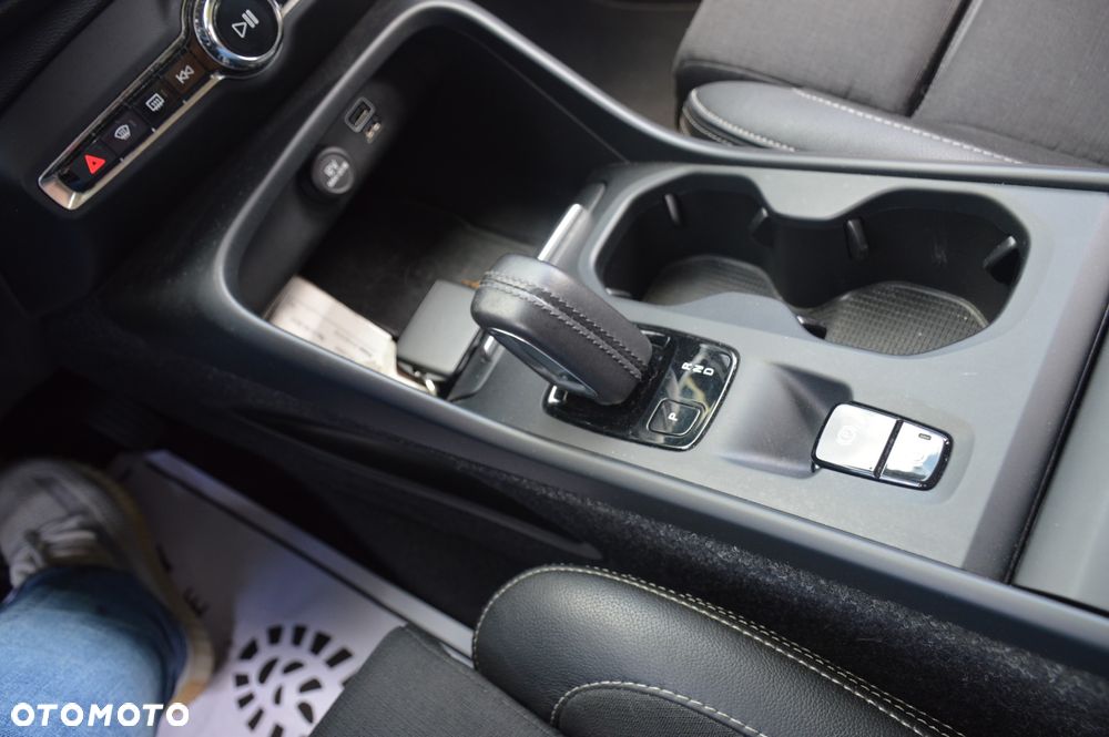 Volvo XC 40 D3 AWD Geartronic Momentum Pro - 15