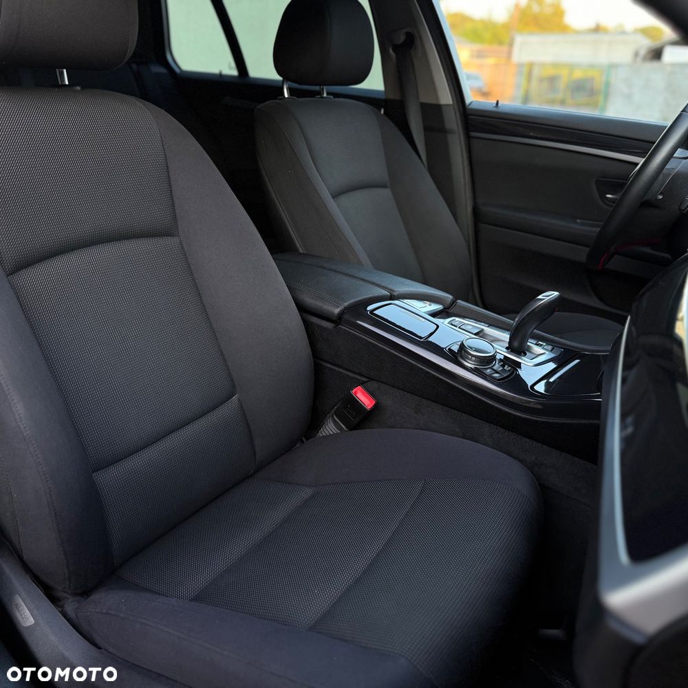 BMW Seria 5 525d - 8