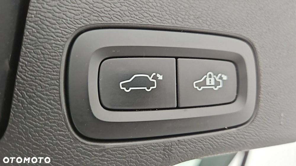 Volvo XC 60 B5 B AWD Plus Bright - 24