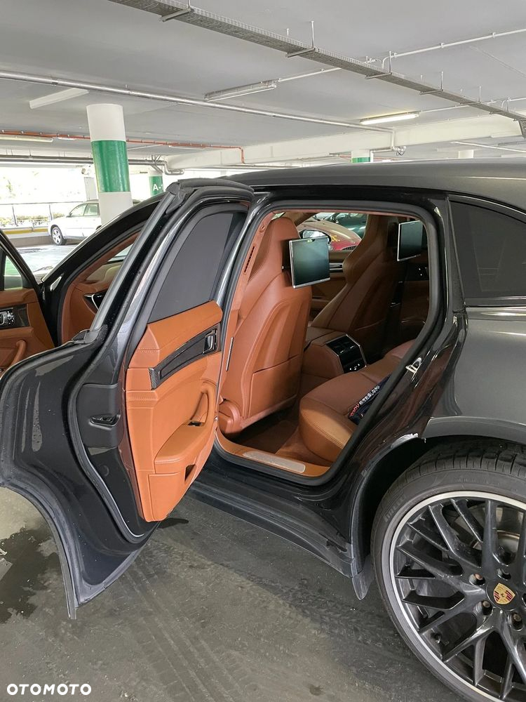 Porsche Panamera Turbo Sport Turismo - 23