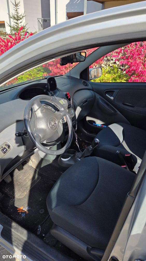 Toyota Yaris - 7