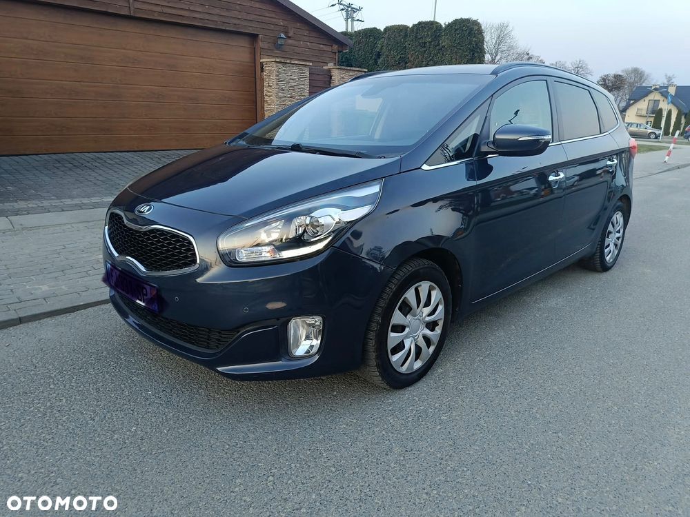 Kia Carens - 1