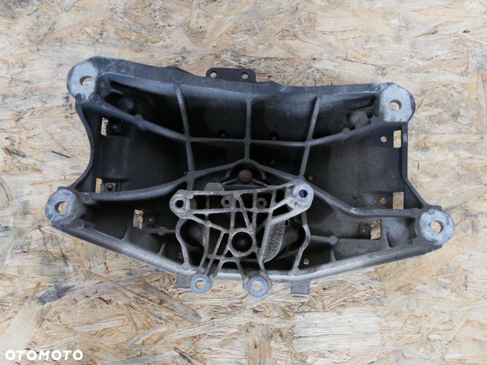 ŁAPA SKRZYNI BIEGÓW PODUSZKA AUDI A5 2.0 TDI 15' CSU 8K0399263BK 8K0399151 - 2