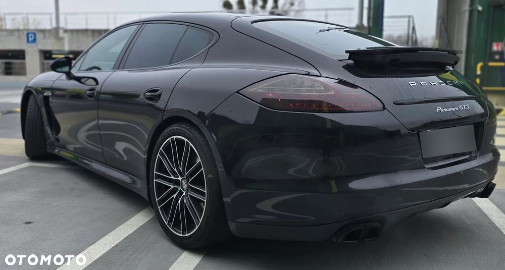 Porsche Panamera - 4