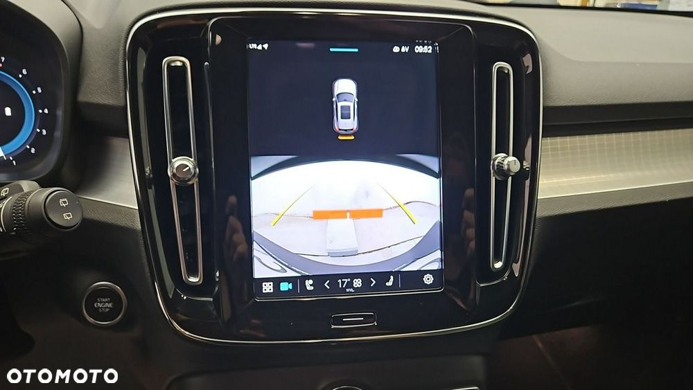 Volvo XC 40 B3 Plus Dark - 19