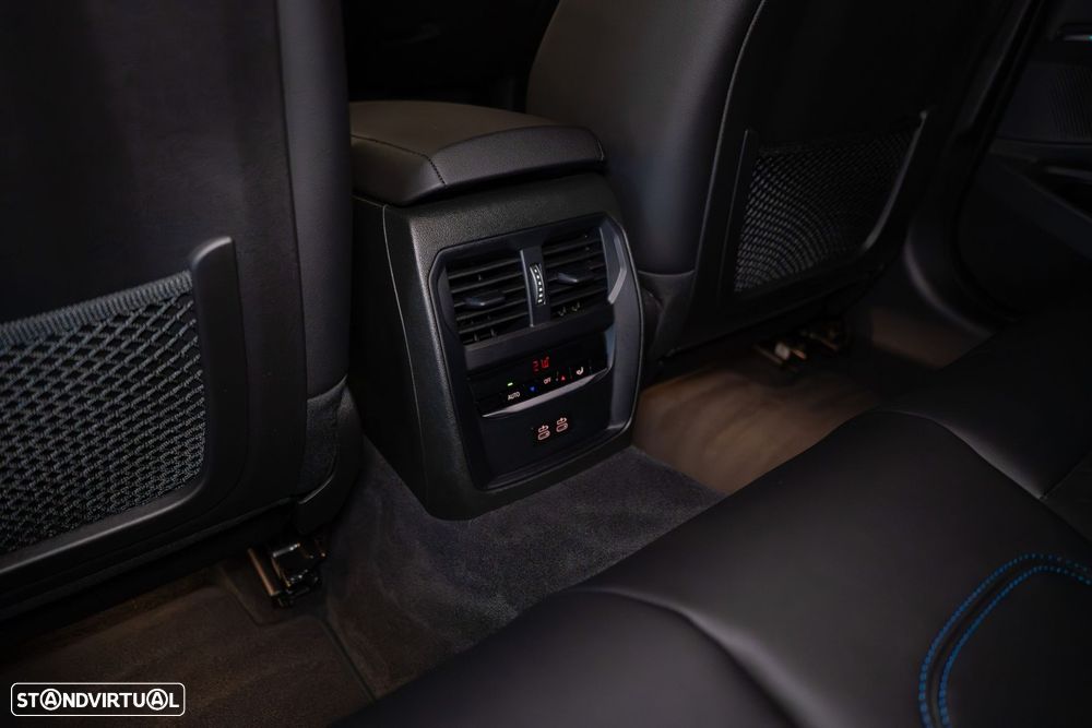 BMW 320 e Pack M Auto - 31