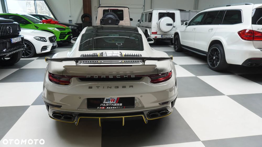 Porsche 911 Turbo S - 16