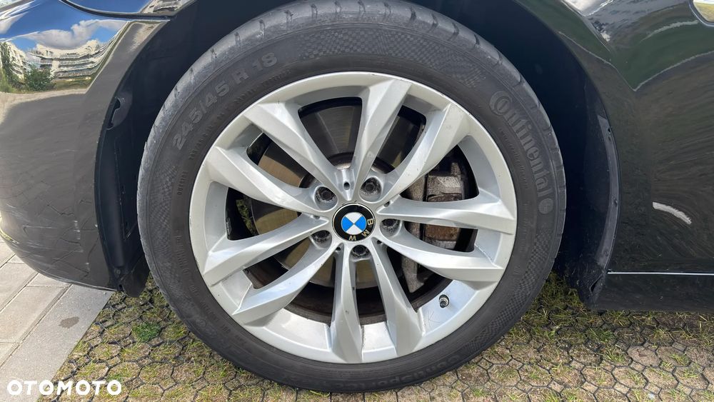 BMW Seria 5 530d xDrive Touring - 28
