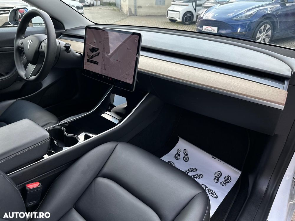 Tesla Model 3 Standard Reichweite Plus Hinterradantrieb - 11