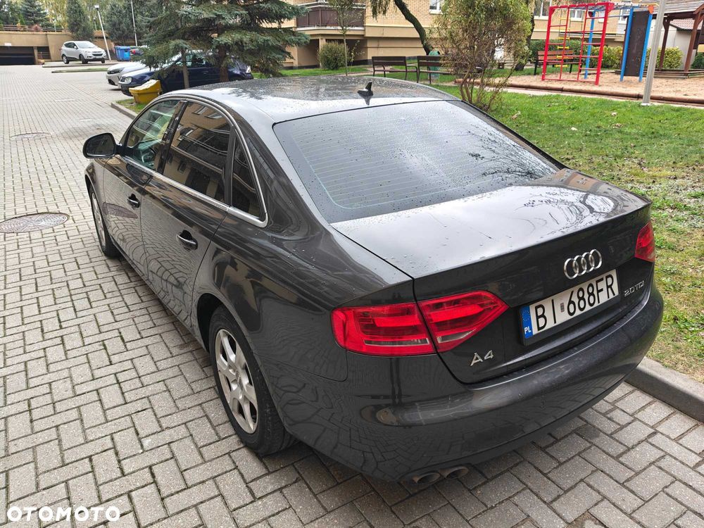 Audi A4 Limousine - 4