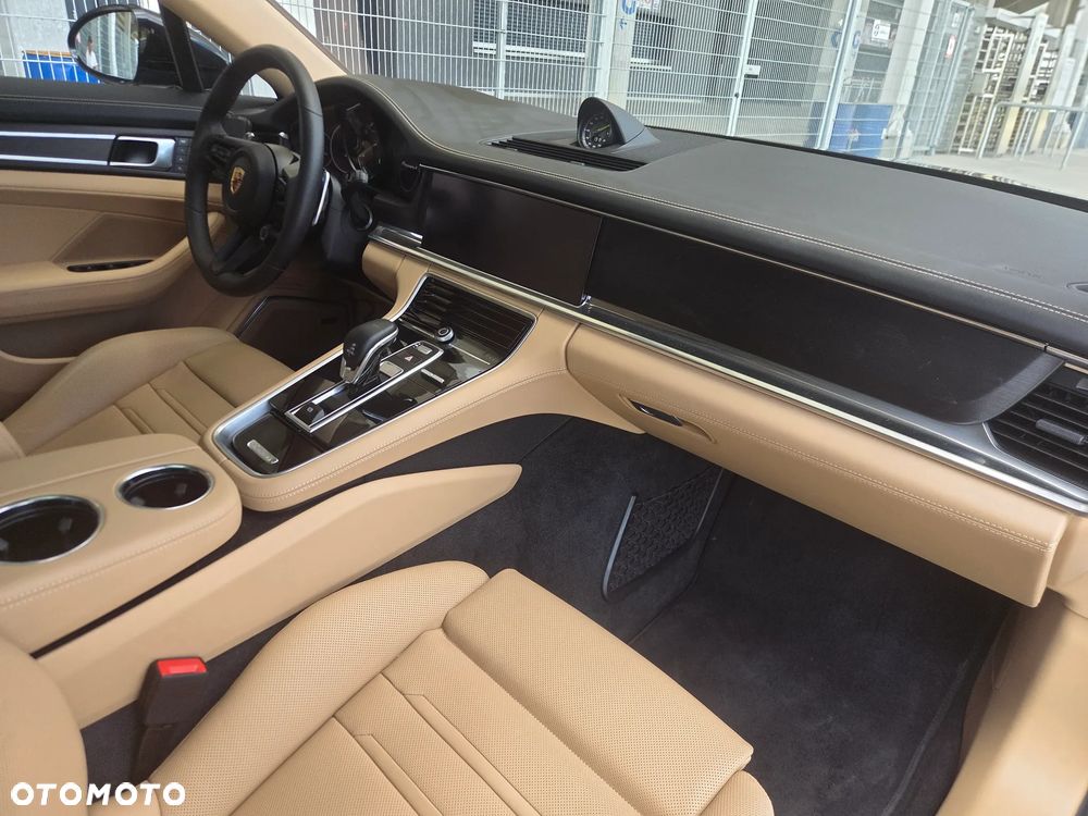 Porsche Panamera 4 E-Hybrid Platinum Edition - 18