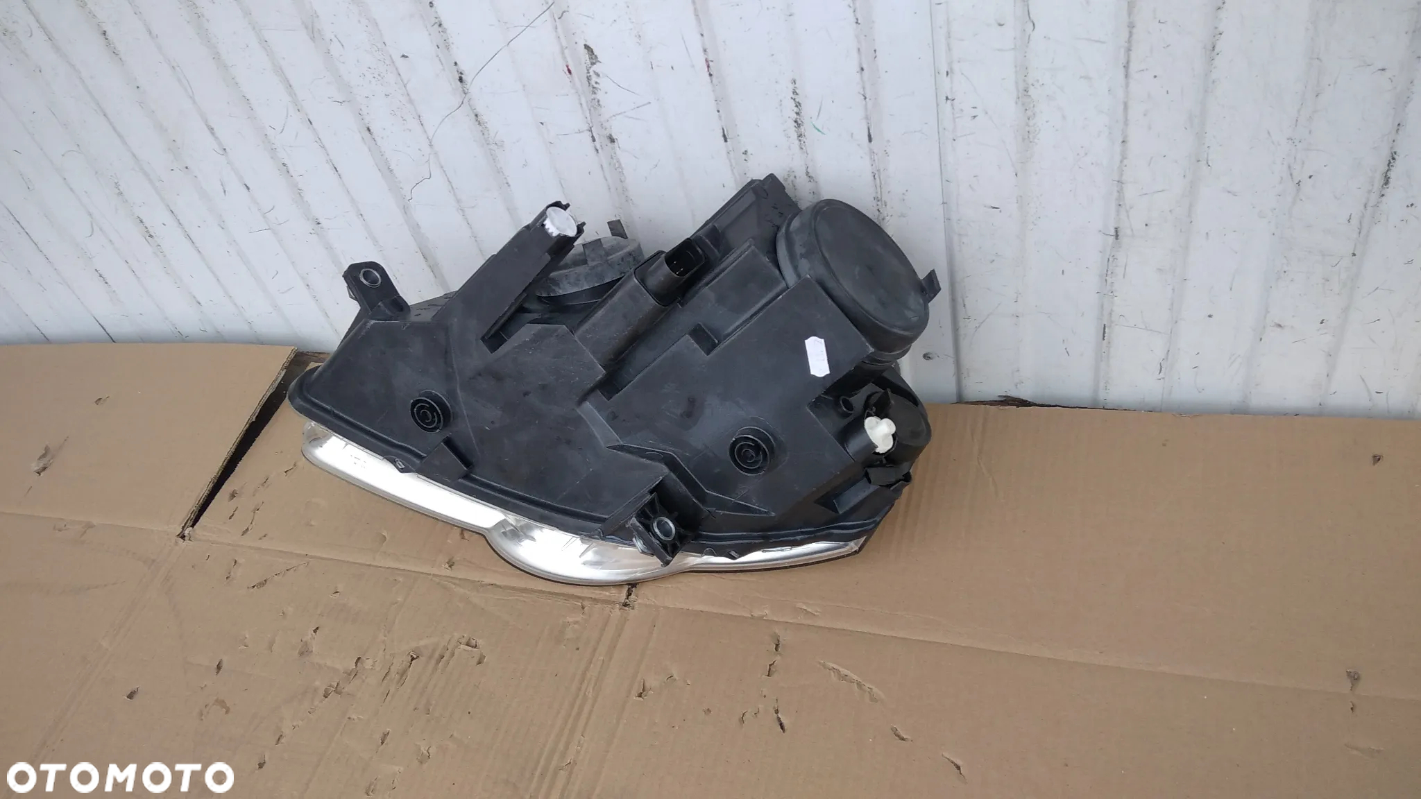 VW PASSAT 3C0 B6 LAMPA PRAWA - 5