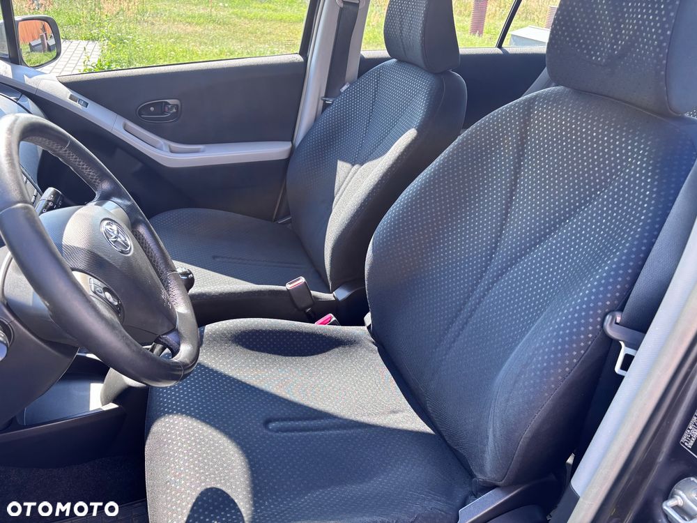 Toyota Yaris 1.33 Luna - 16