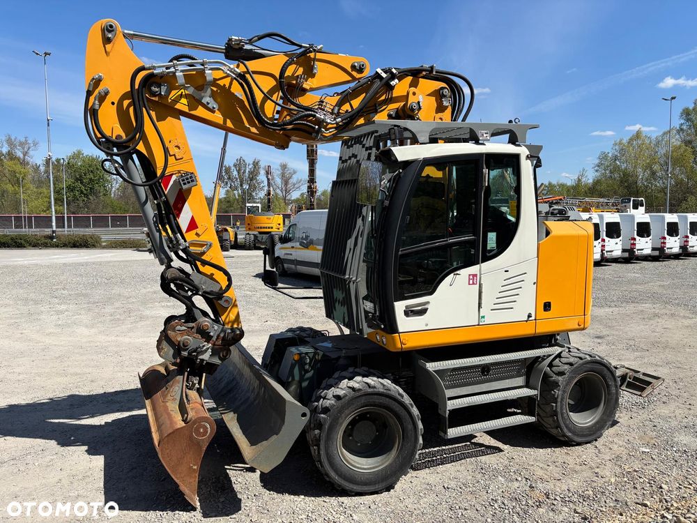 Liebherr A 913 Compact - 3