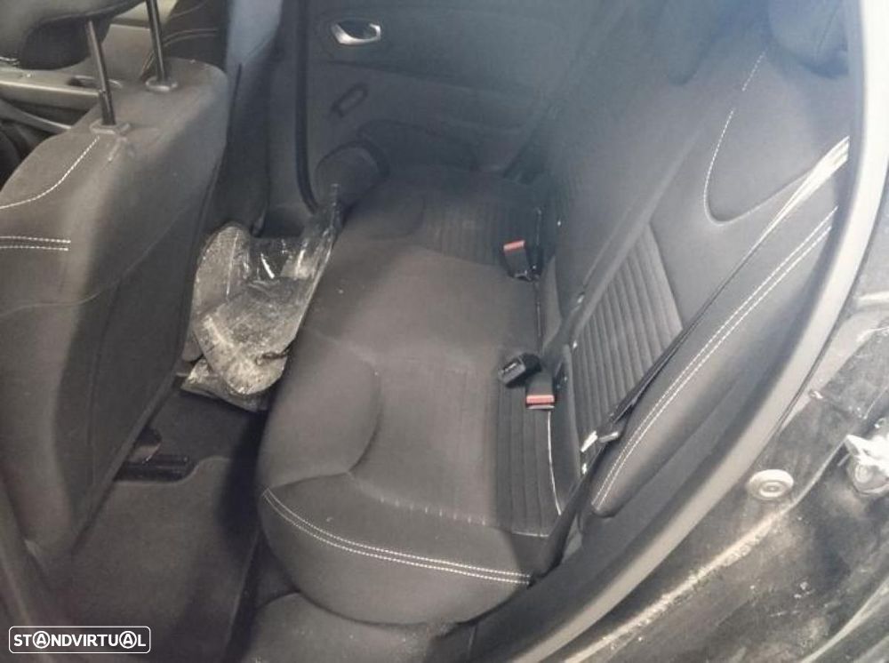 Renault Clio Sport Tourer - 3