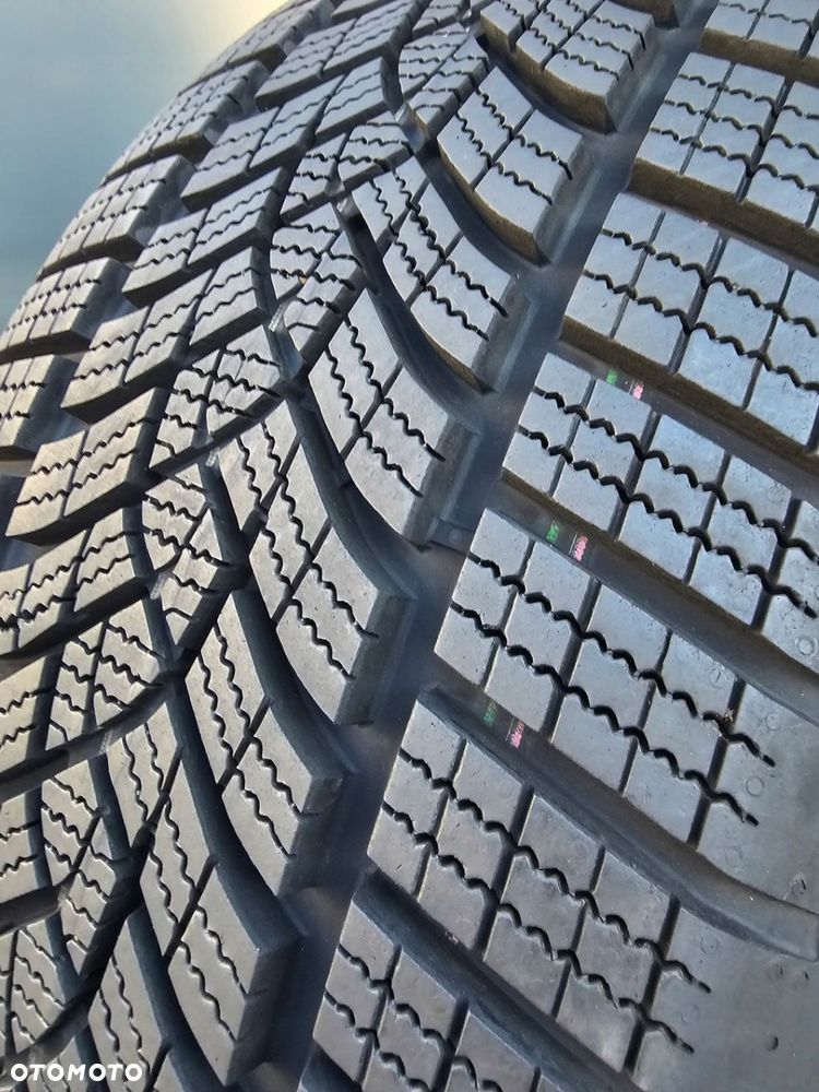 Goodyear Ultra Grip Performance  225/55R17 101 H BMW - 2