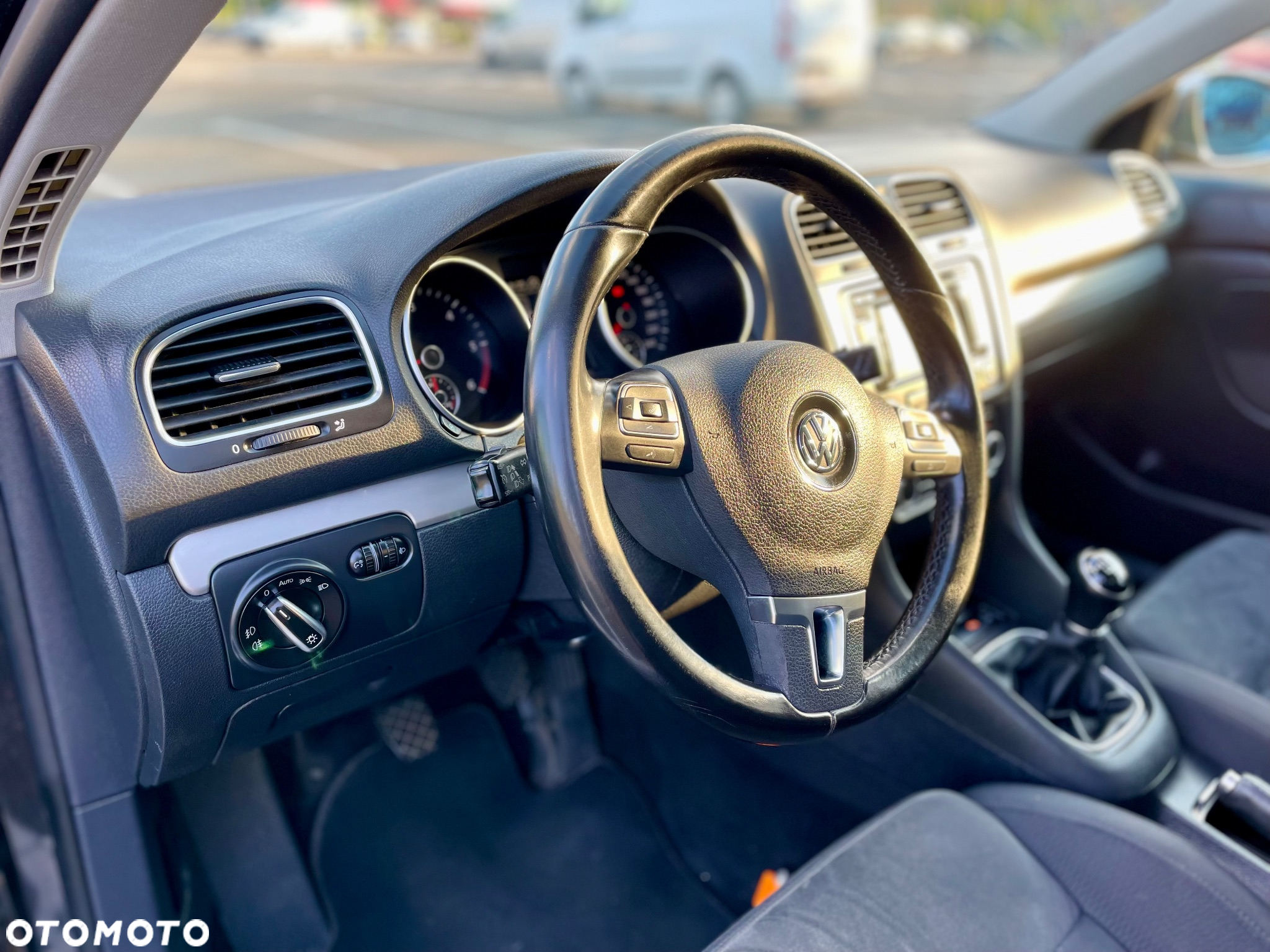 Volkswagen Golf 1.6 TDI BlueMotion Technology Comfortline - 15