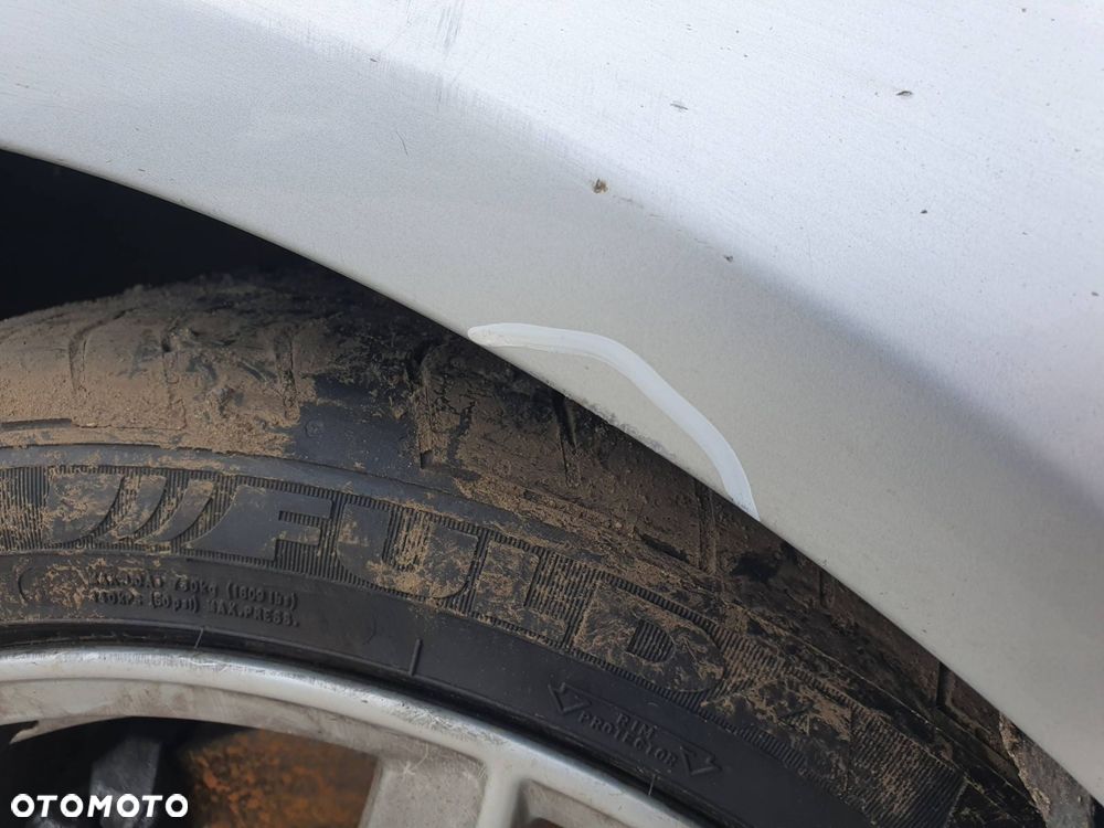 BŁOTNIK PRAWY PRZÓD AUDI A4 B8 - 5