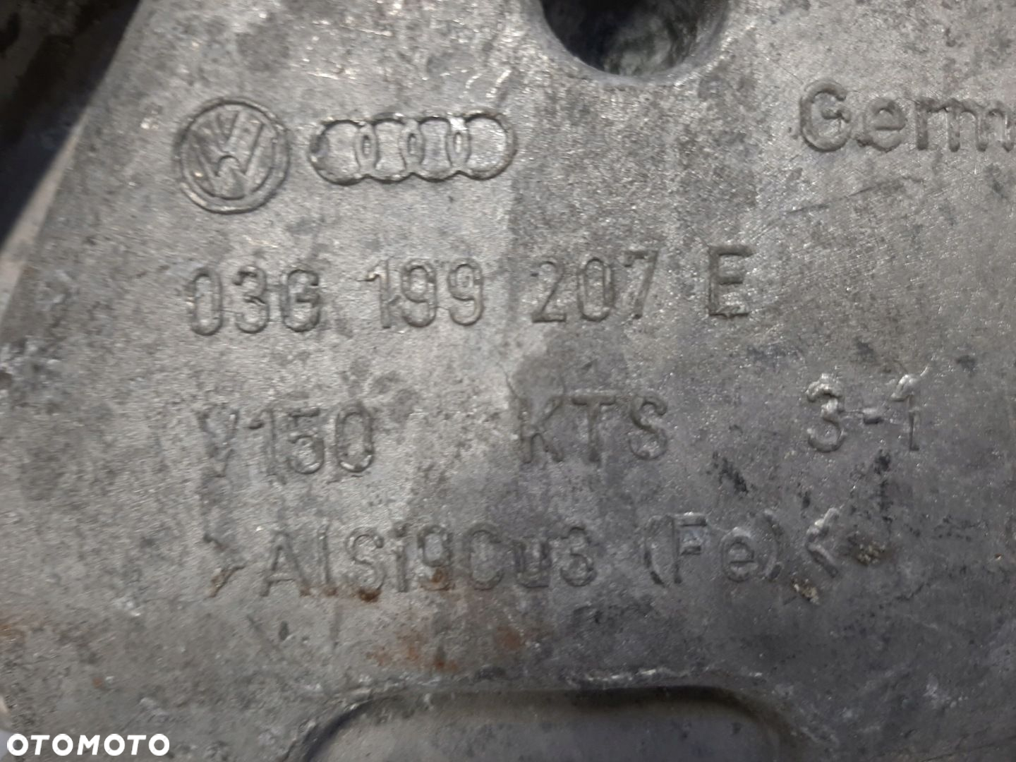 AUDI VW ŁAPA MOCOWANIE BOCZNE STELAŻ 03G199207E - 2