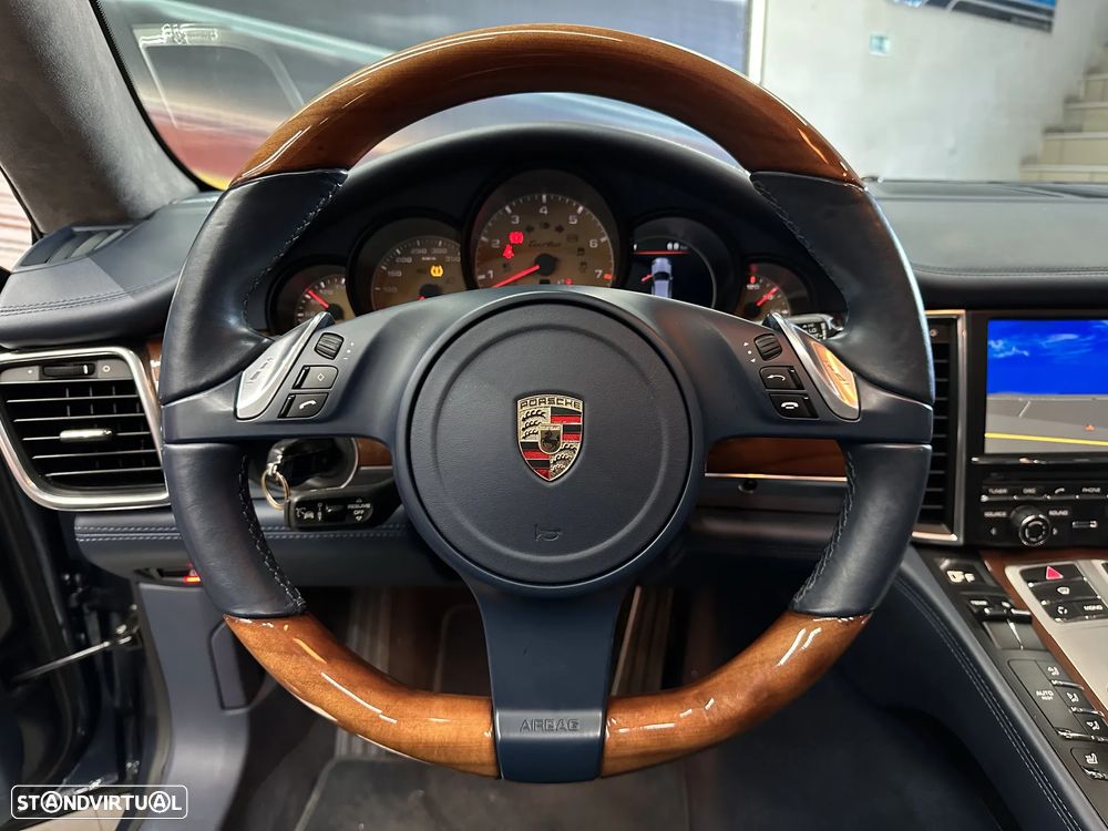 Porsche Panamera Turbo PDK - 39