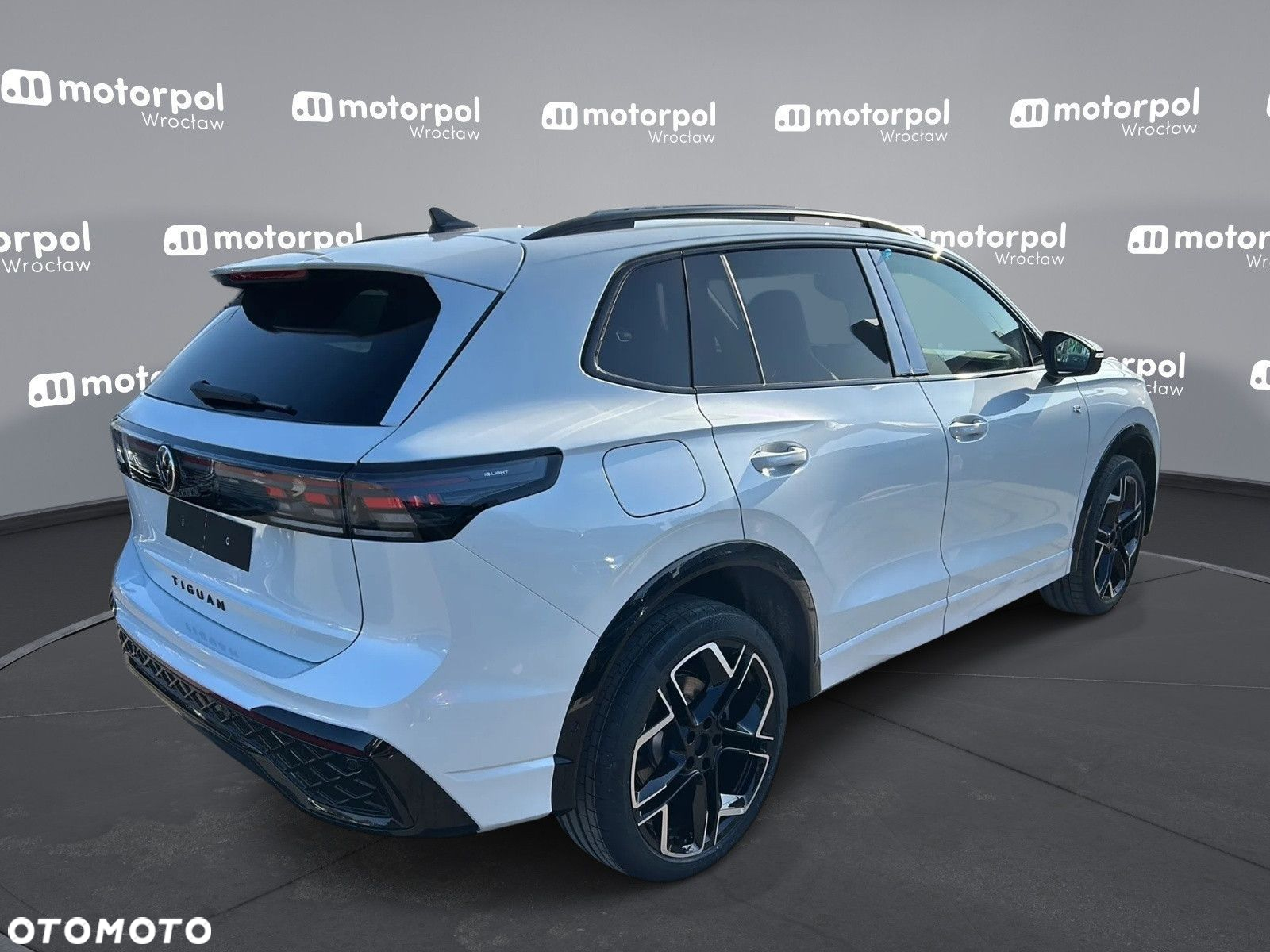 Volkswagen Tiguan - 8