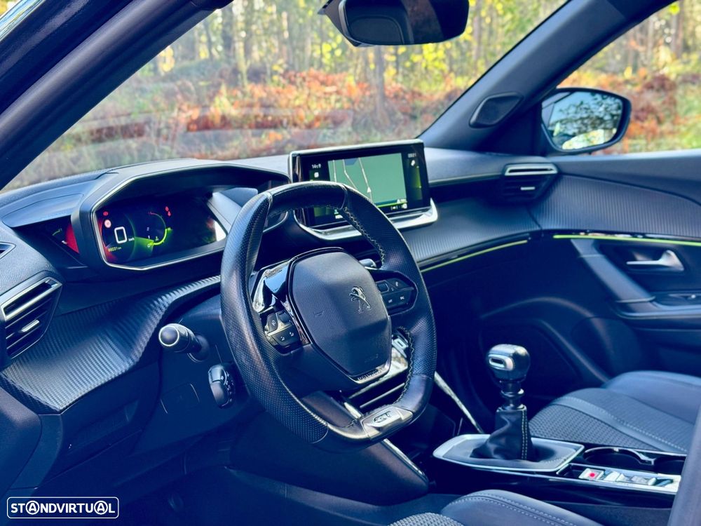 Peugeot 2008 1.2 PureTech GT - 22