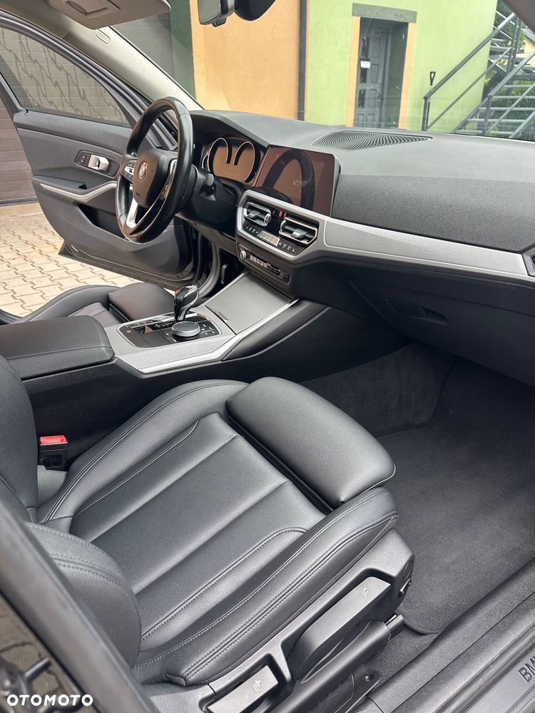 BMW Seria 3 320d xDrive Sport Line Shadow - 7