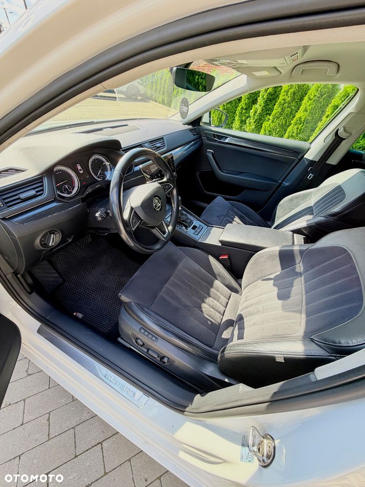 Skoda Superb 2.0 TDI SCR 4x4 Style DSG - 11
