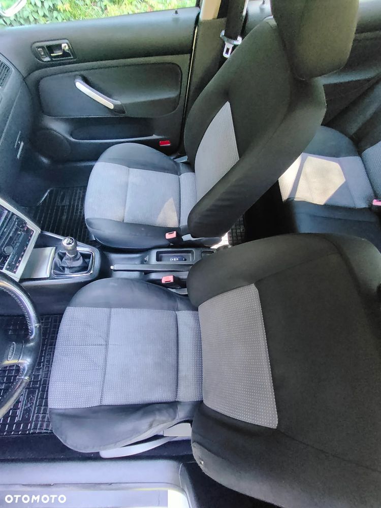 Volkswagen Golf - 21