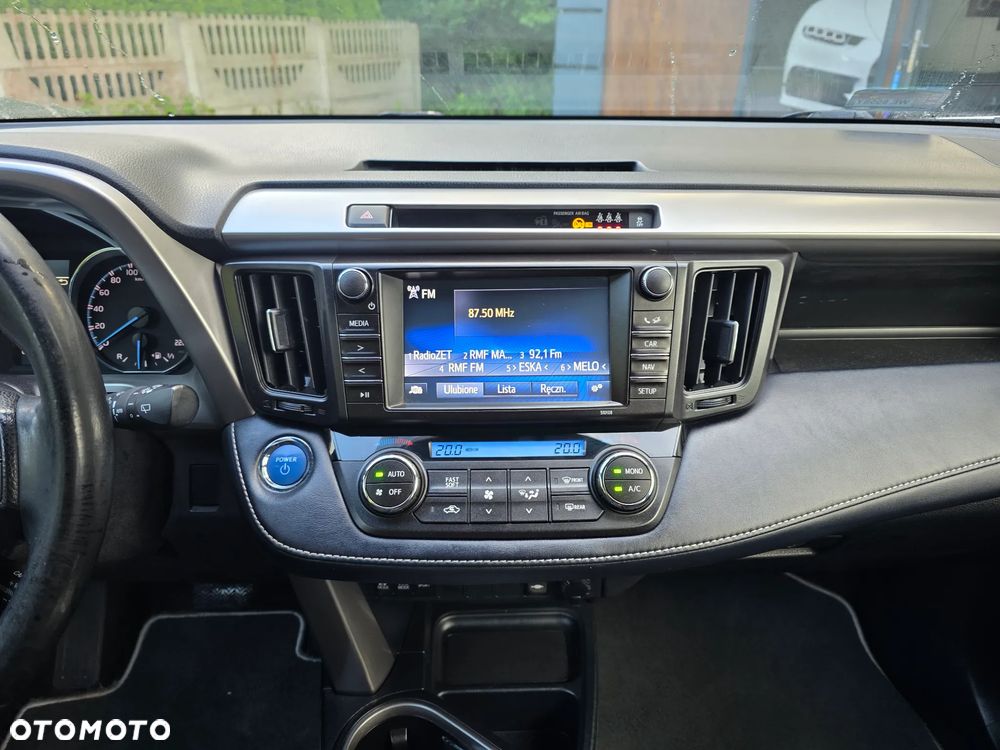Toyota RAV4 Hybrid Premium 4x2 - 18
