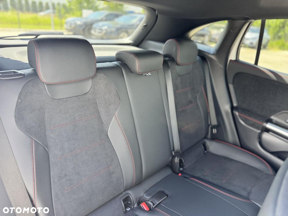 Mercedes-Benz GLA 200 mHEV AMG Line 7G-DCT - 18