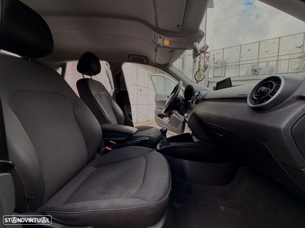 Audi A1 1.2 TFSI Attraction - 34
