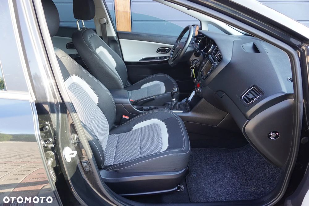 Kia Ceed 1.6 GDI ISG Dream-Team Edition - 20