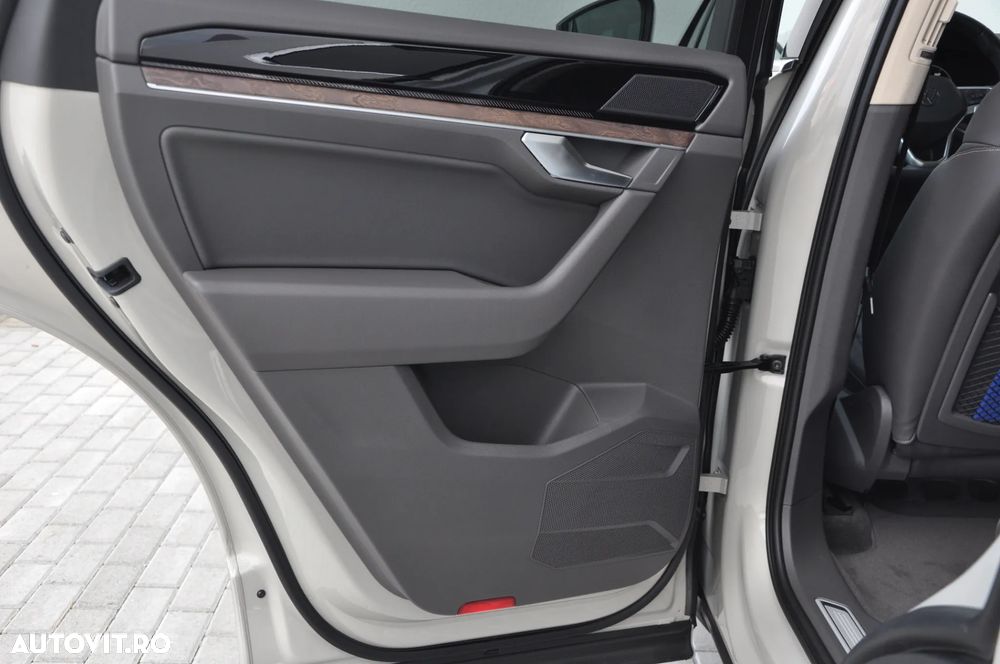 Volkswagen Touareg V6 TDI 4MOTION Elegance - 29