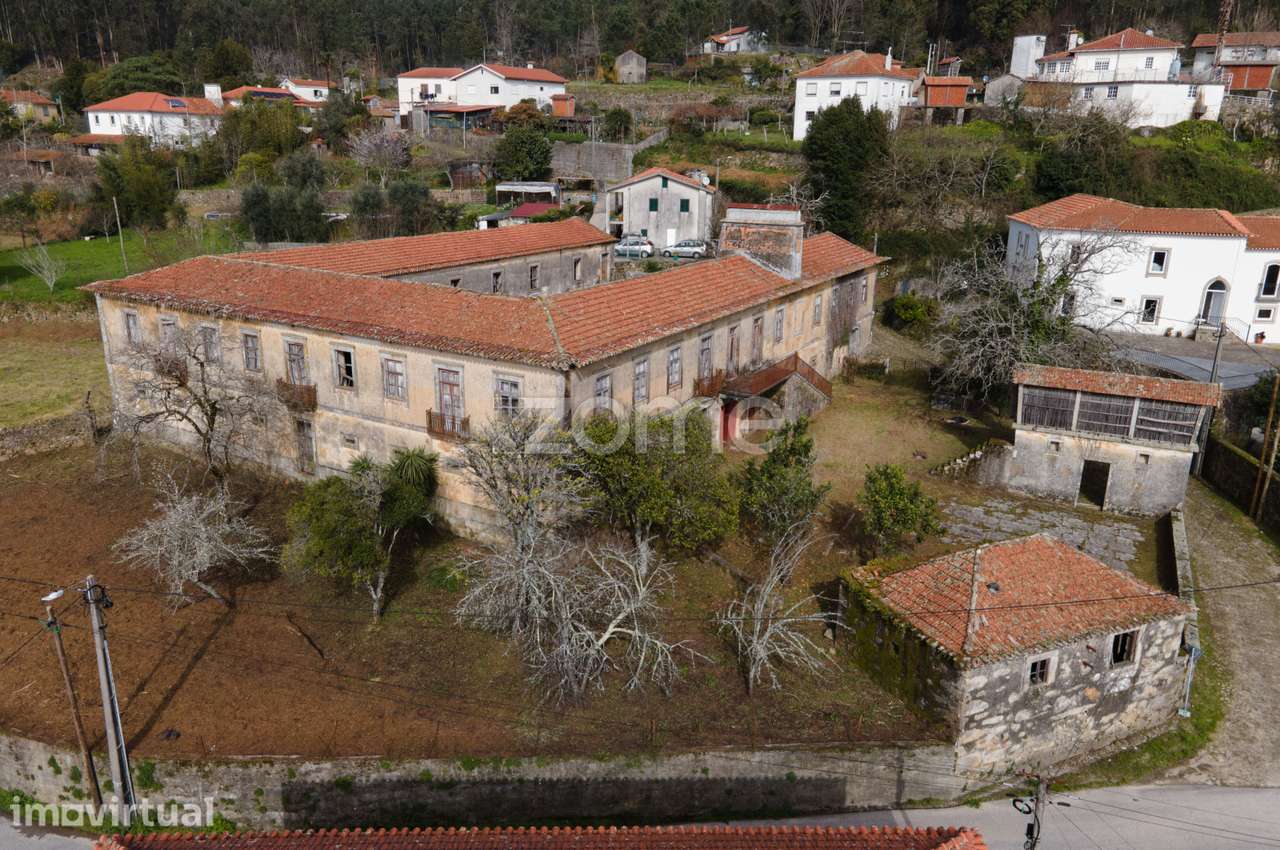 Investimento Imperdível: Prédio em Romariz, Santa Maria da Feira. - Grande imagem: 2/60
