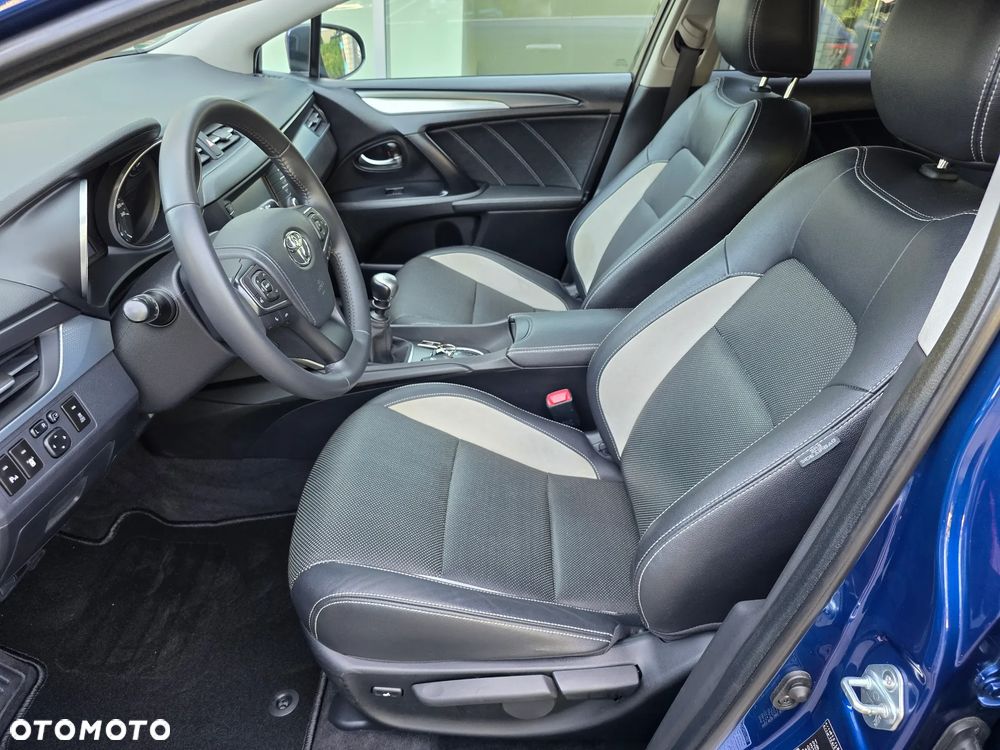 Toyota Avensis - 16
