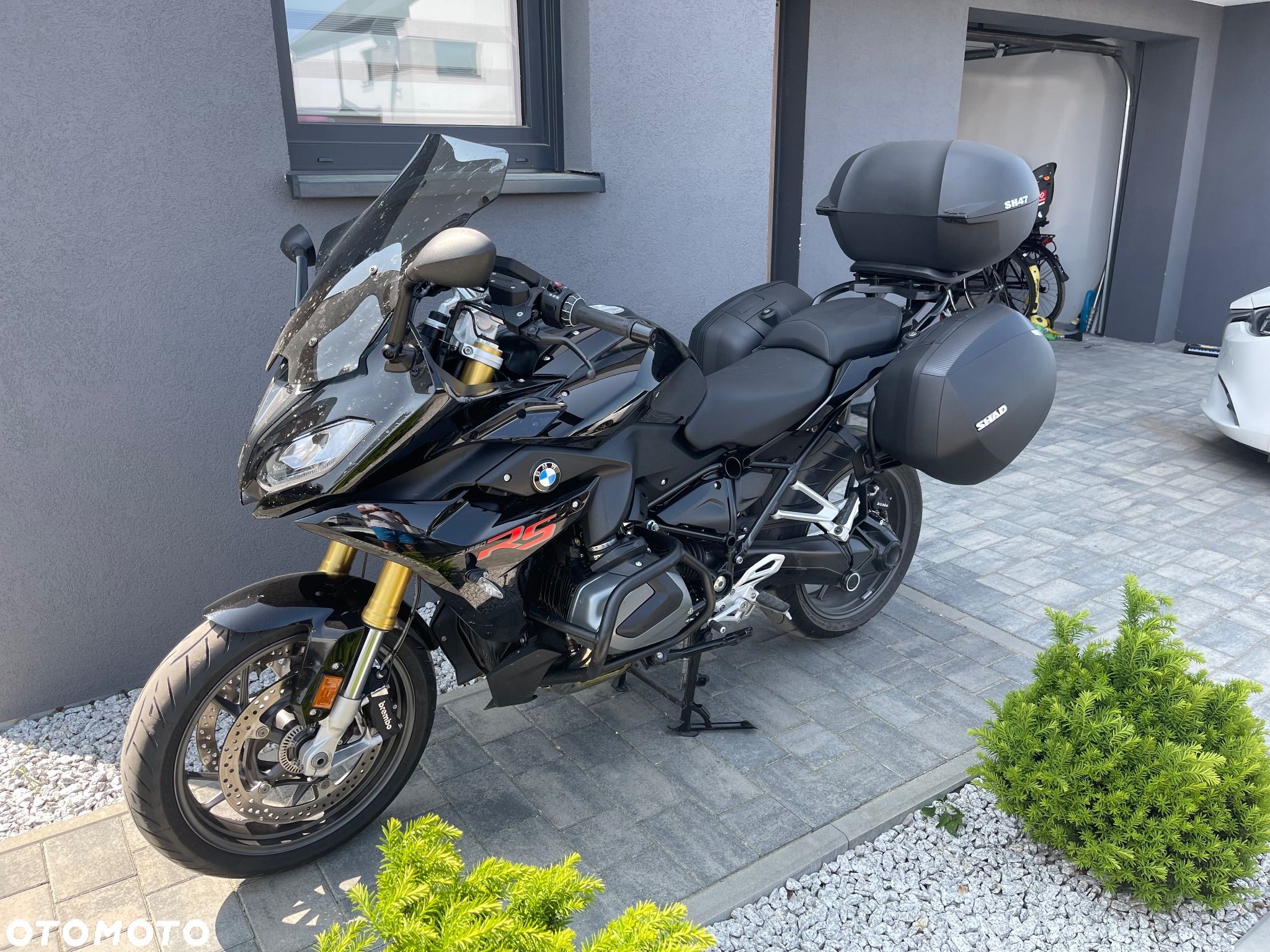 BMW R - 1