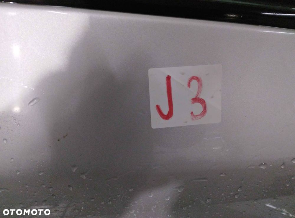 } DRZWI PRZÓD PRZEDNIE PRAWE TOYOTA YARIS 2 II 1F7 SREBRNY 3D 3 DRZWI HB - 4