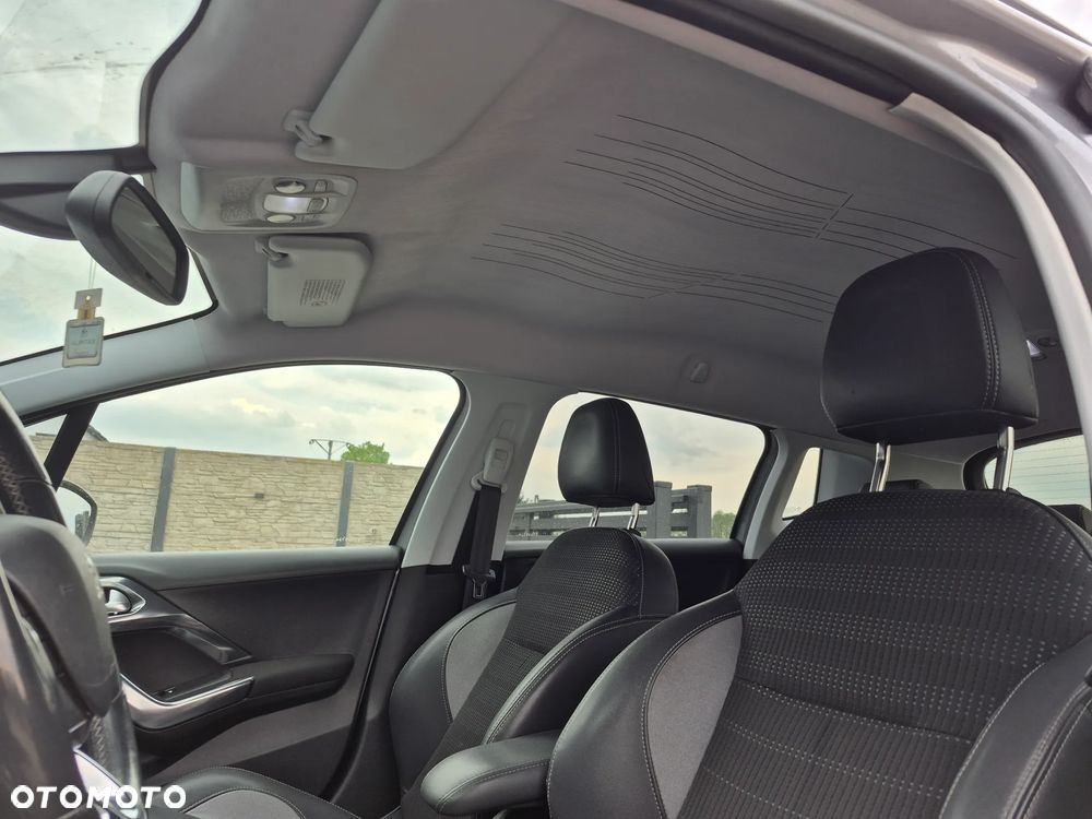 Peugeot 2008 1.6 e-HDi Allure S&S - 7