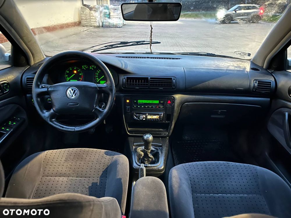 Volkswagen Passat 1.8 - 8