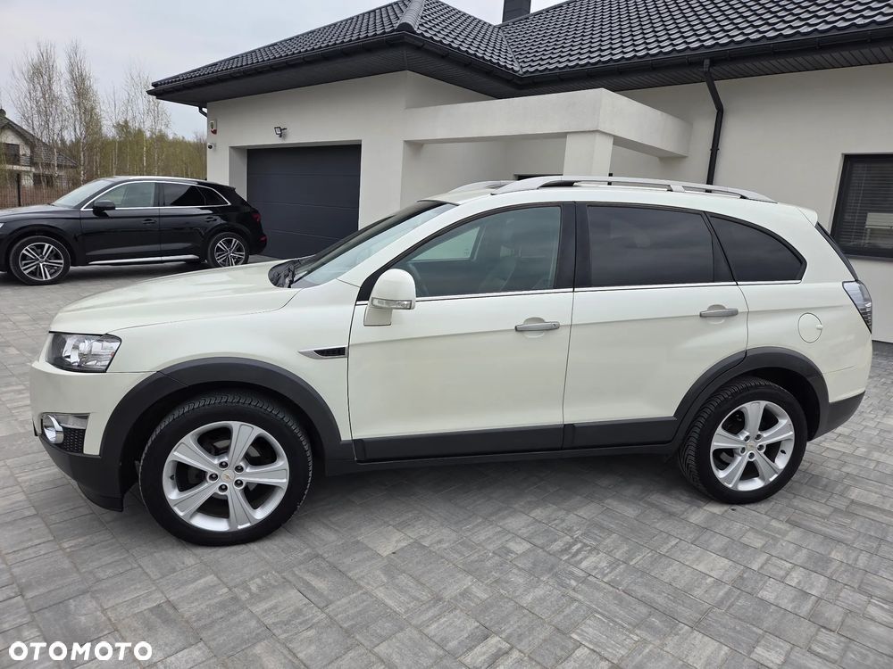 Chevrolet Captiva 2.2 D LTZ - 16