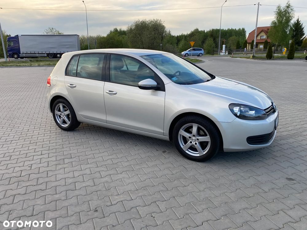 Volkswagen Golf - 1