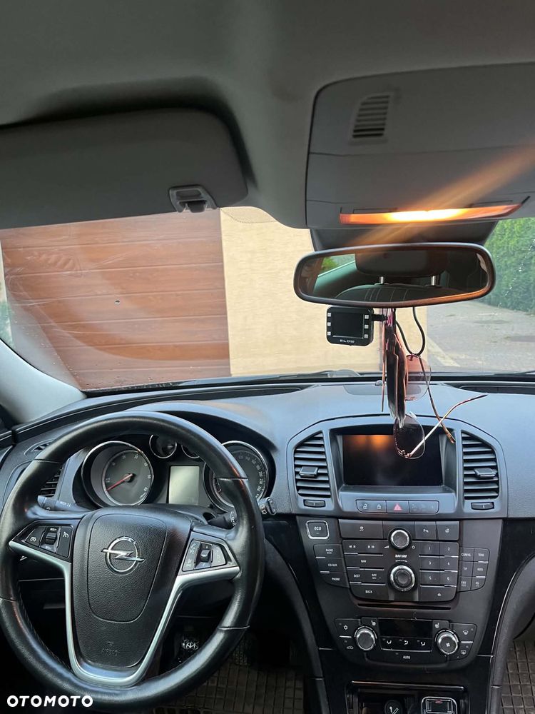 Opel Insignia - 8