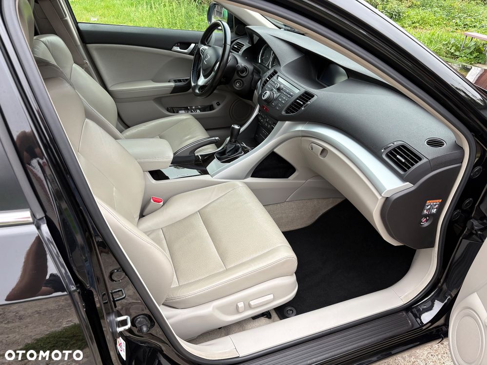 Honda Accord 2.0 Executive Navi - 12