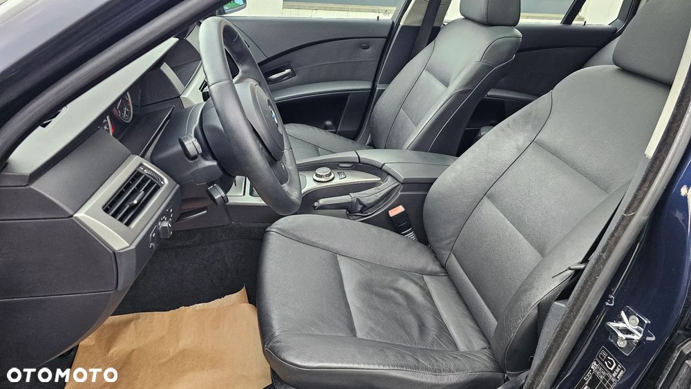 BMW Seria 5 525i - 10