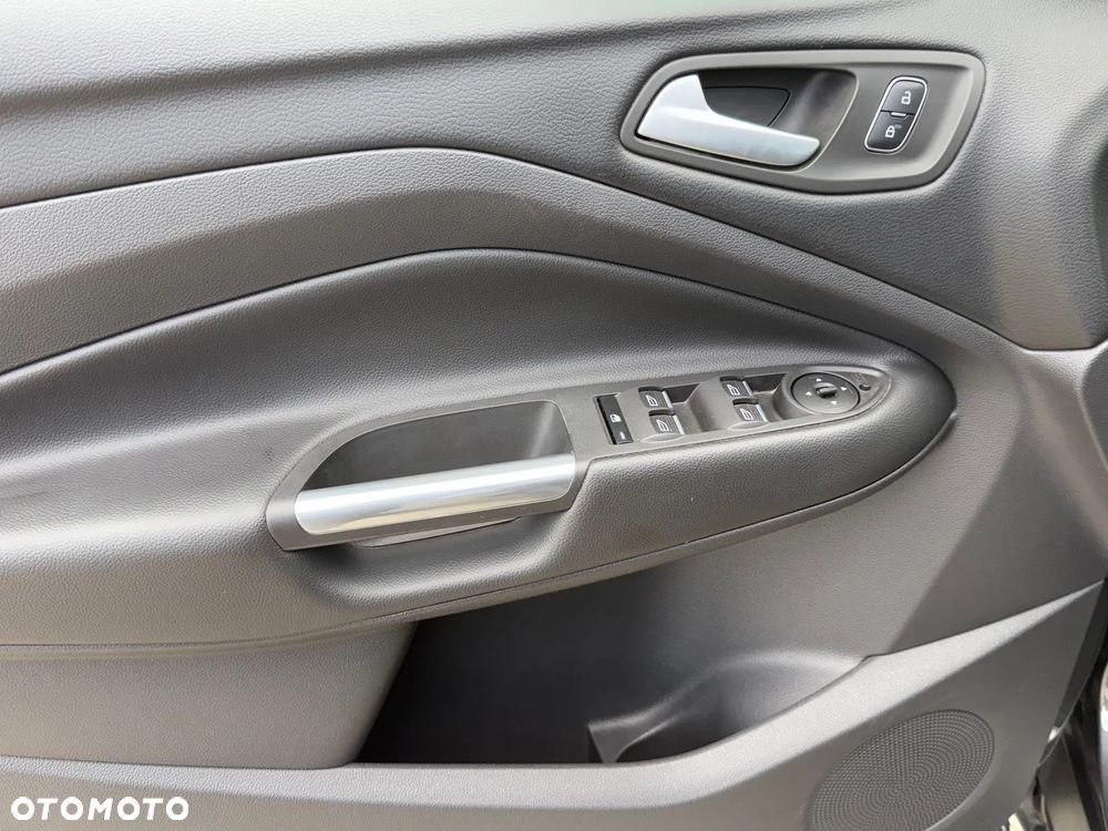 Ford Kuga 1.5 EcoBoost 2x4 Titanium - 13