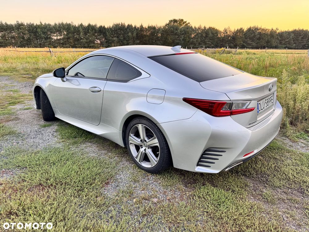 Lexus RC - 9