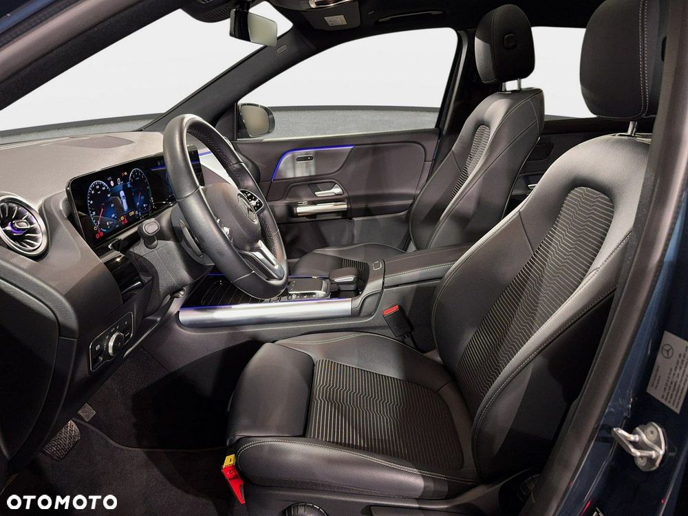 Mercedes-Benz GLA - 13